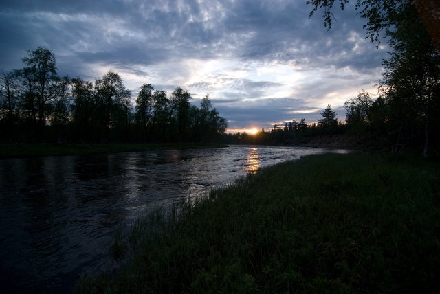 Iltaa joen rannalla, Muotkatunturit heinäkuu 2008